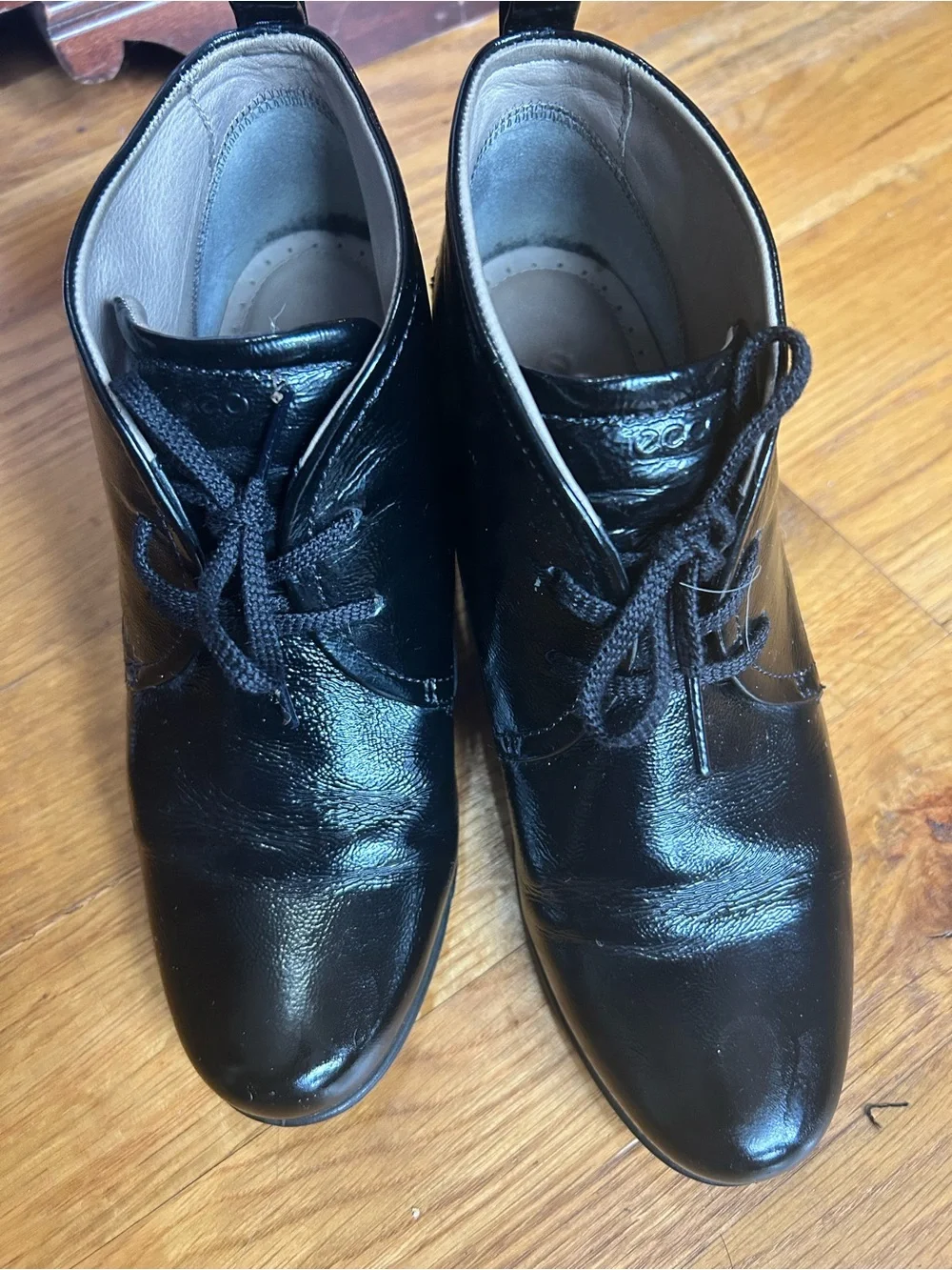Ecco Women’s Lace Up Heeled Ankle Booties Size 39/8.5M Black Crinkled Leather